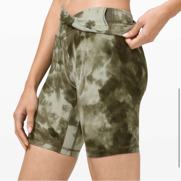 Lululemon Align Shorts Size 4 Diamond Dye Light Sage Army Green Dark Olive - Picture 2 of 13